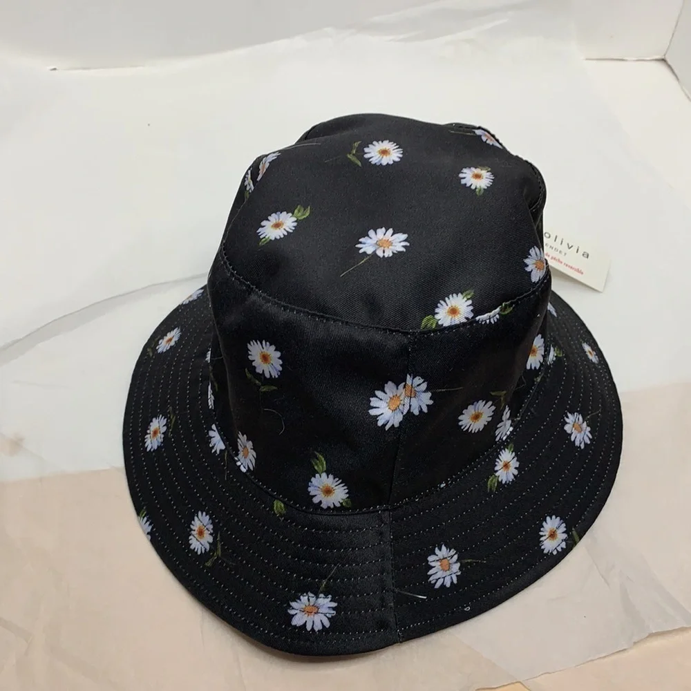 AO X FABFITFUN REVERSIBLE BUCKET HAT